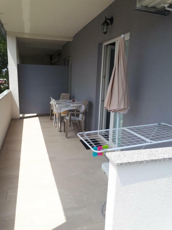 Apartmani Korina Starigrad Paklenica Luaran gambar