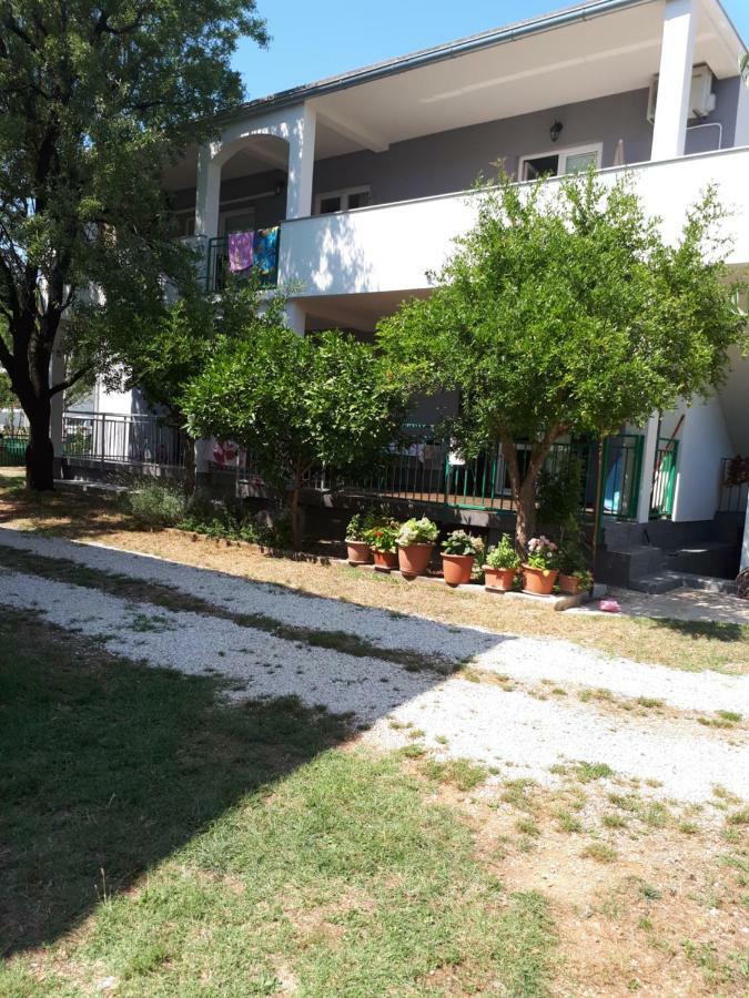 Apartmani Korina Starigrad Paklenica Luaran gambar