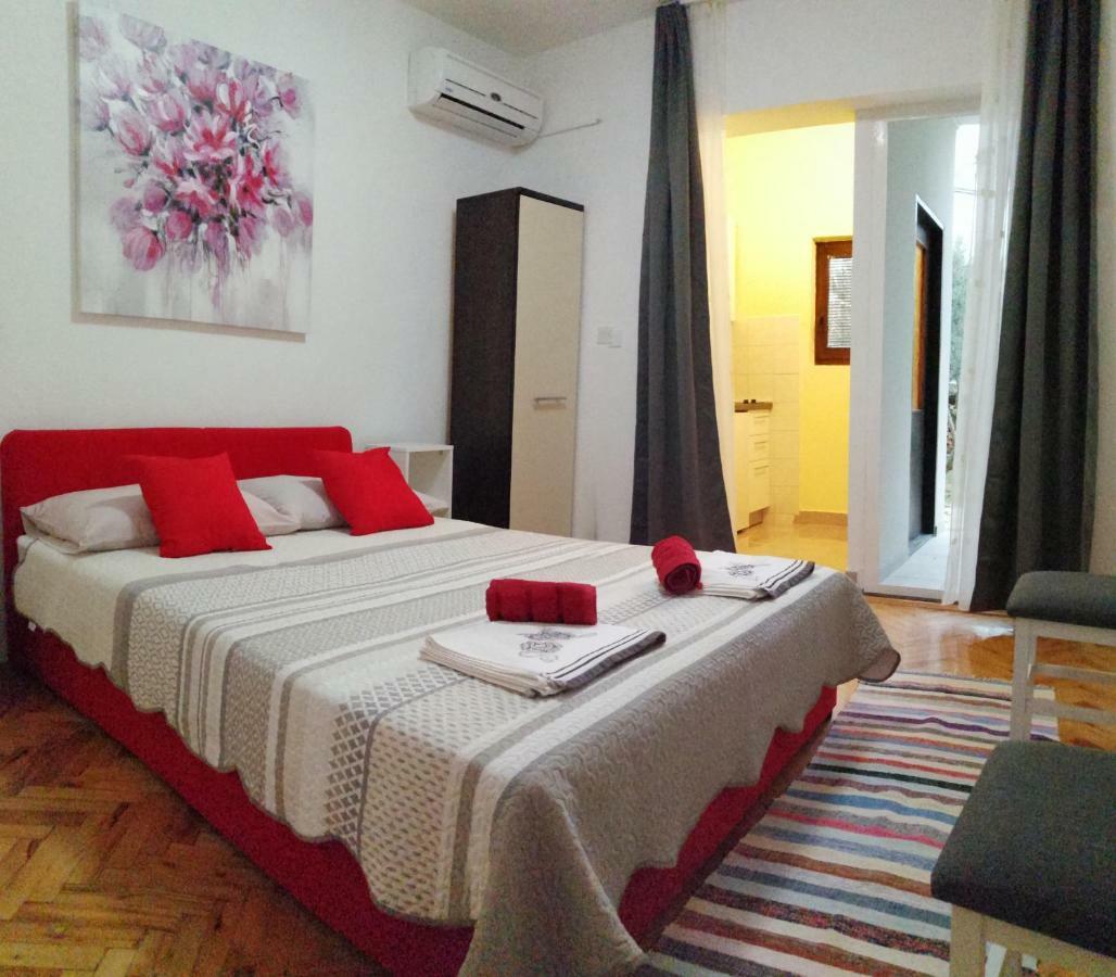 Apartmani Korina Starigrad Paklenica Luaran gambar